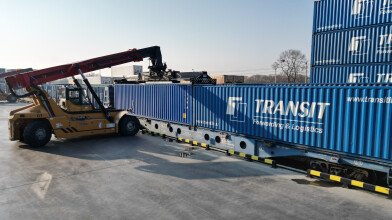 ООО «ТРАНЗИТ» и «РЖД Логистика» запустили первый 100-вагонный контейнерный поезд со станции Люблино-Сортировочное в Хабаровск